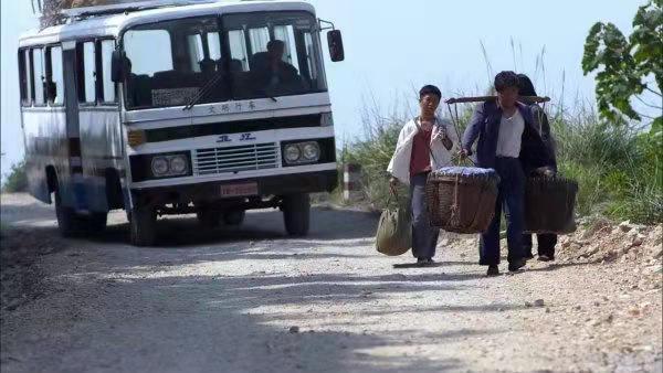 真实的《温州一家人》：丈夫累死儿子溺亡后，一家三口地下相聚