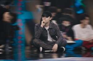 张艺兴多大(张艺兴30岁生日黄磊、黄渤、孙红雷发博送祝福)