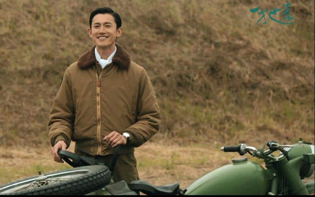 飞行员爱人走后,沦落风尘,包养男人:《一把青》朱青的堕落史