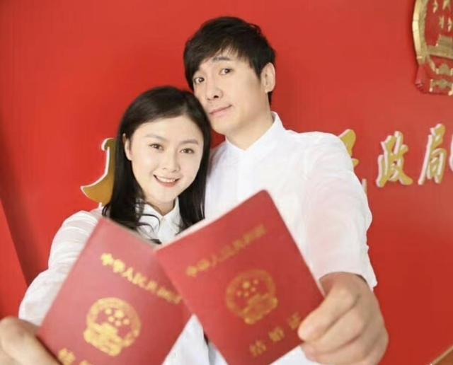 沈腾疑似离婚,被曝计划迎娶小三,圈内人透露妻子怀二胎两人恩爱