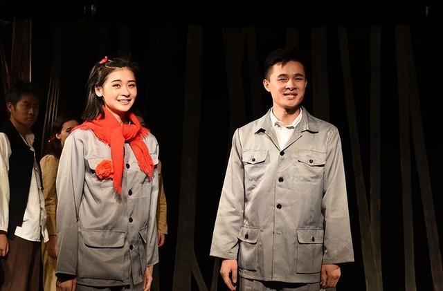 从话剧《荒原与人》的叙述方法中，体会戏曲传统叙事的改变