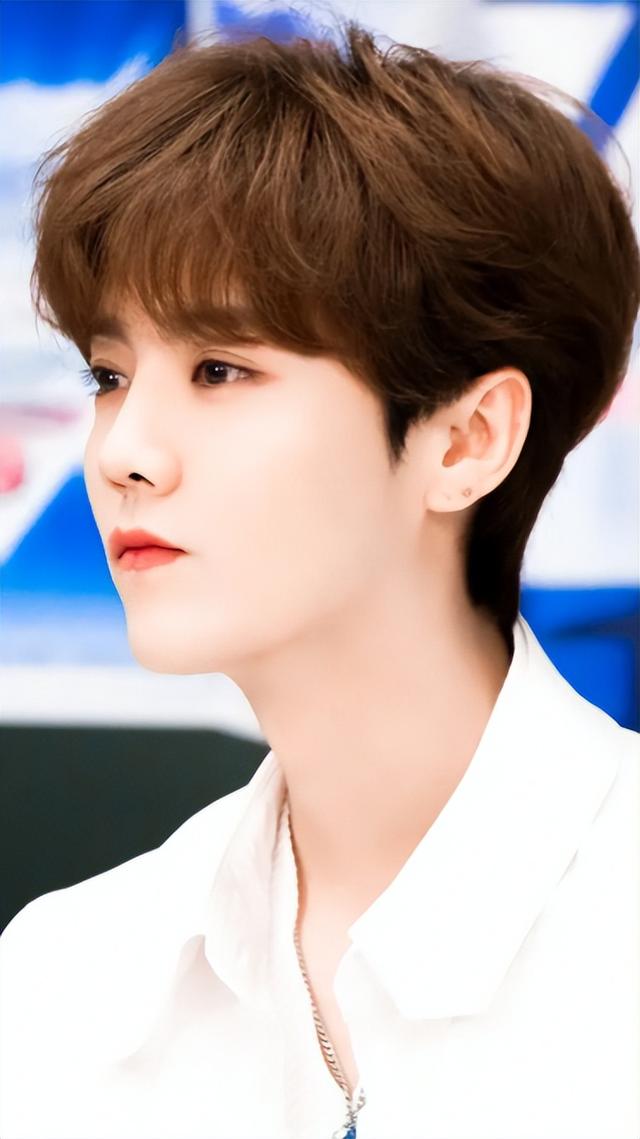 有一种“差距”叫鹿晗与关晓彤，官宣6年后，两人棋局终于被看清