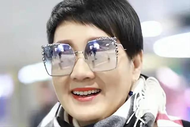 原来张凯丽被“抵制”是有原因的，代言翻车，强捧女儿都不是关键