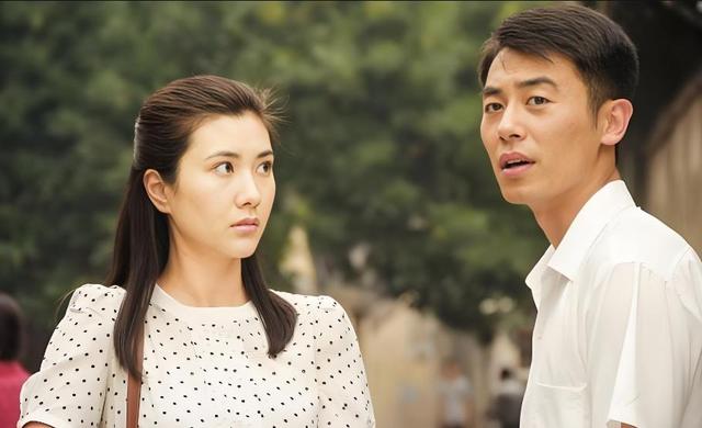 当年她败坏了印小天的名声，借此走红嫁给导演，如今怎么样了