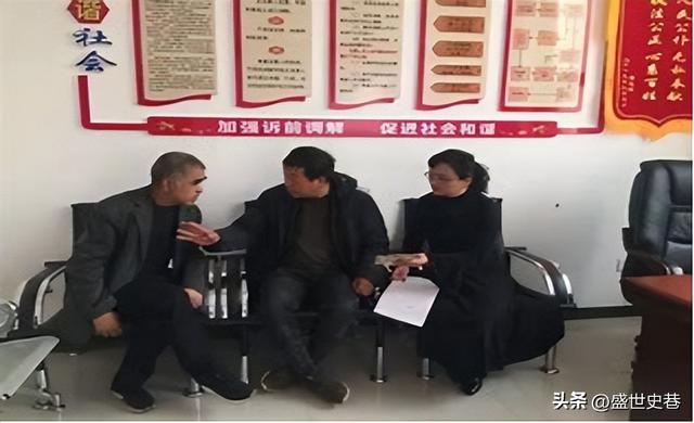 公公强上儿媳6年，当儿子面做苟且之事，结果忍无可忍发生悲剧