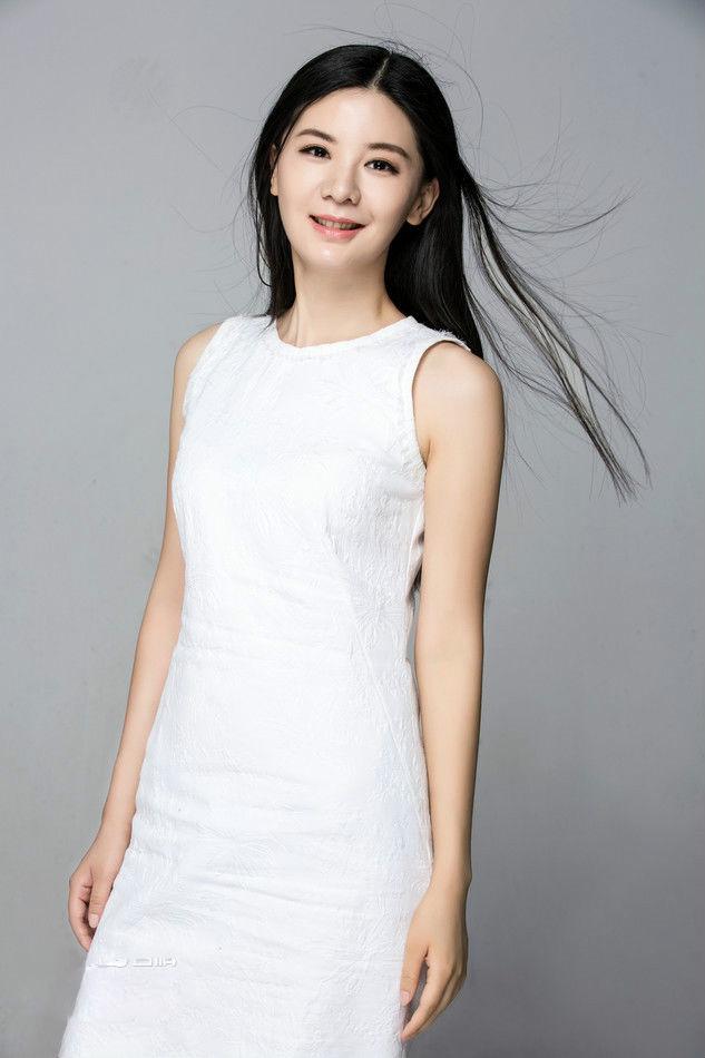 王馨可清丽脱俗的外貌和灵气十足的表演风格受到观众的喜爱