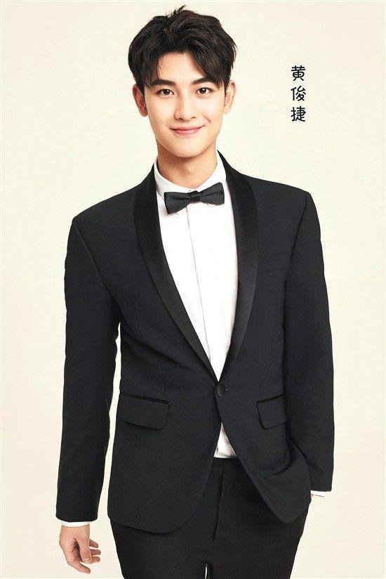 《盗墓笔记重启》官宣,朱一龙饰演吴邪,演张起灵的小哥颜值好高