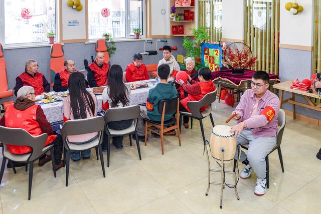 以爱之名，大同13名志愿者走进嘉恩颐居社区居家养老综合服务中心