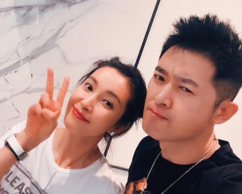 49岁李冰冰为相识29年好友任泉庆生,与小16岁男友分手,至今未婚