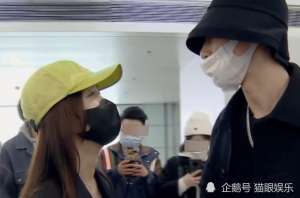 王鹤棣几岁了(好甜22岁男星现身机场,特意等秦岚一起走?悄悄话打闹超可爱)