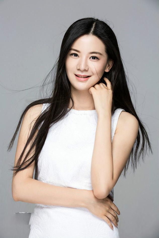 王馨可清丽脱俗的外貌和灵气十足的表演风格受到观众的喜爱