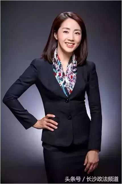 央视“冻龄女神”引发集体回忆杀！23年你都老了，她容颜依旧