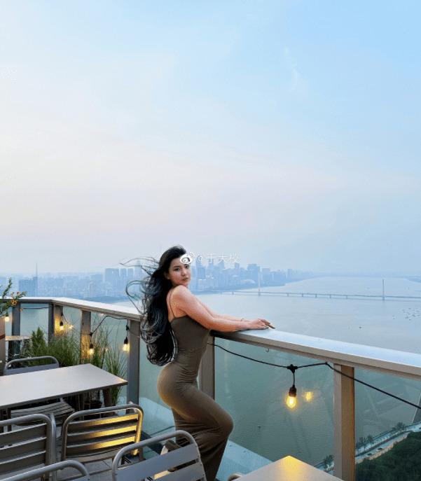 国产“比基尼冠军小姐”晒身材，网友直呼：驾驭不了…