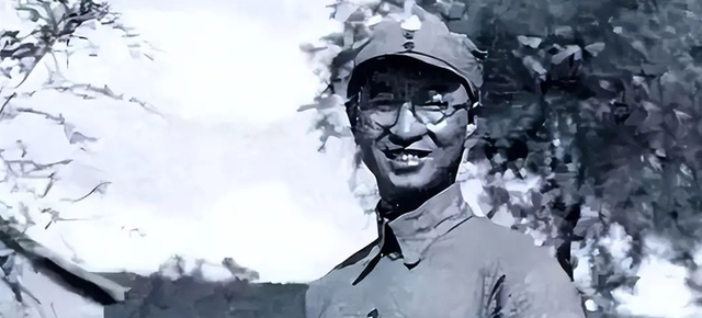 黄埔一期小年龄的学员,一直活到1998年,孙女是家喻户晓的明星