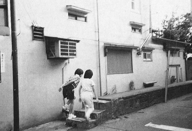 你看那些建筑,精心设计却又毫无用处