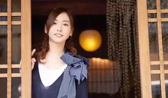 16岁的合法萝莉，新垣结衣。