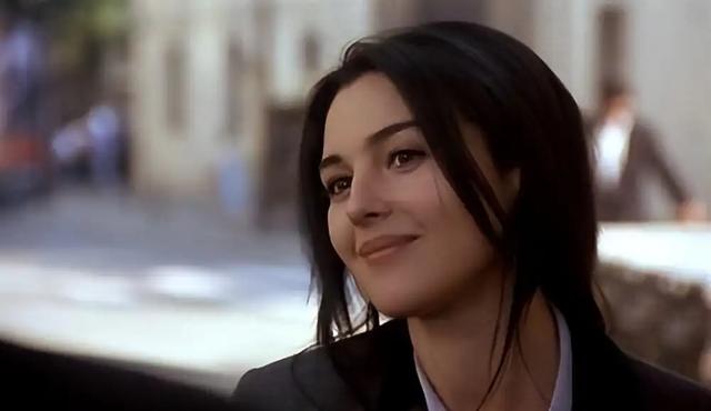 “地球球花”、“世界第一美女”的莫妮卡·贝鲁奇，谁能顶得住