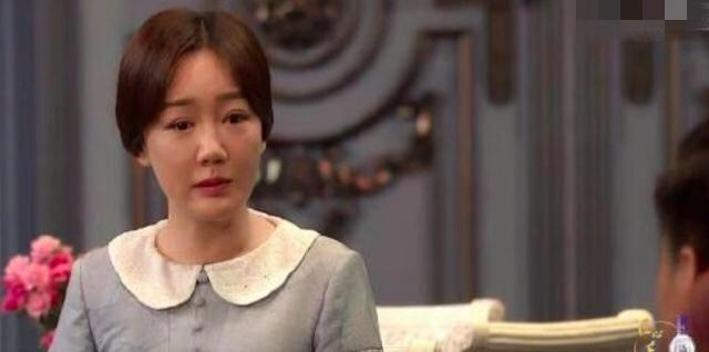 薛佳凝独自吃饭逛街,知情人透露与胡歌分手原因,42岁还是单身