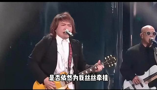 伍佰在江苏卫视跨年晚会上，终于可以完整的唱一次《挪威的森林》