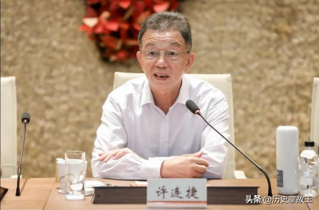 靠卖“女性用品”身家百亿的他，儿子娶豪门白富美，自己却吃泡面