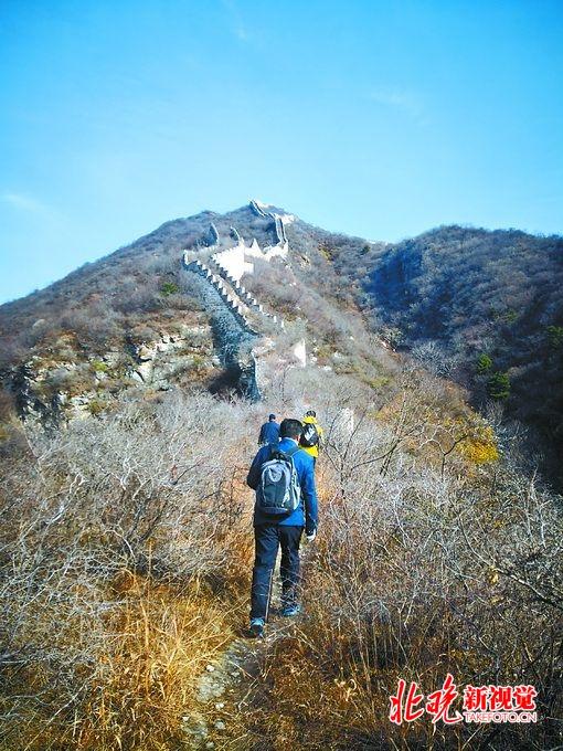 长城最高处敌台已成废墟，相关部门“开方”还需游客爱惜！