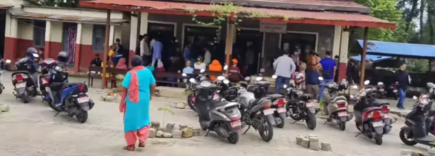 2023年，山东42岁单身大叔，跑尼泊尔娶小17岁老婆，没花一分彩礼