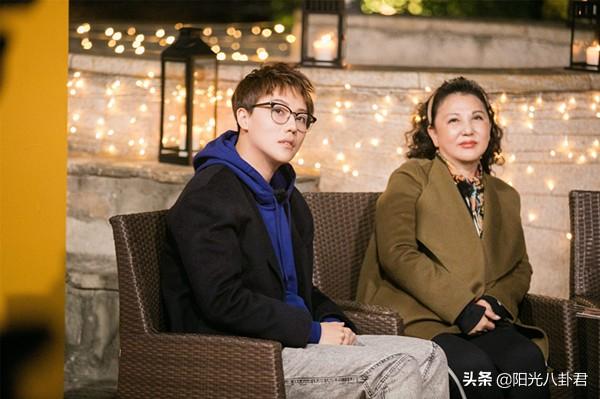刘维妈妈癌症复发住院,郭碧婷前去探望,两人互称母女惹向太吃醋