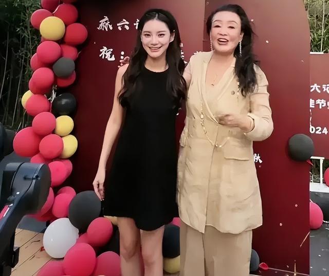 汪小菲可能带孩子回北京，马筱梅带娃照曝光，大S树葬地点不公开