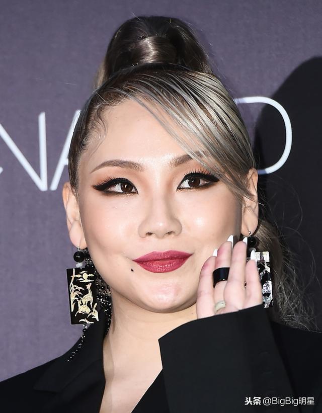 李彩琳（CL）现身街头 还是很好看