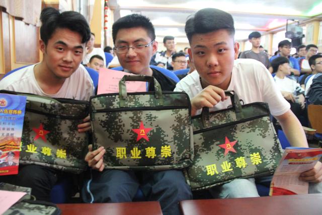 国家的优抚政策这么好，扛枪保国无上荣光，我要去当兵