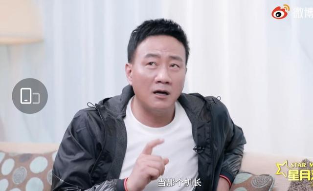 胡军13岁儿子康康近照曝光,身高直逼父亲,总裁气质依旧不减