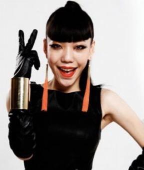 欧美女星撕逼内幕 日日霉霉艾玛沃森PK大红唇