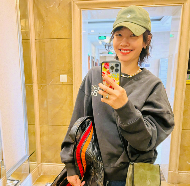 白百何又怀孕了？被拍到大肚照疑似怀三胎，本人微博透露信息不少