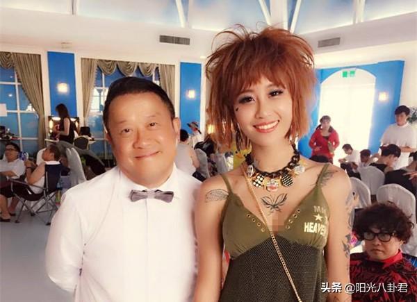 曾两度遭遇潜规则要求，27岁女星宣布患癌，大姐邱瓈宽罕见送祝福