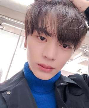 钟辰乐家境(含“钻石汤匙”出生明星：钟辰乐金俊勉，而他富到能买下YG公司)