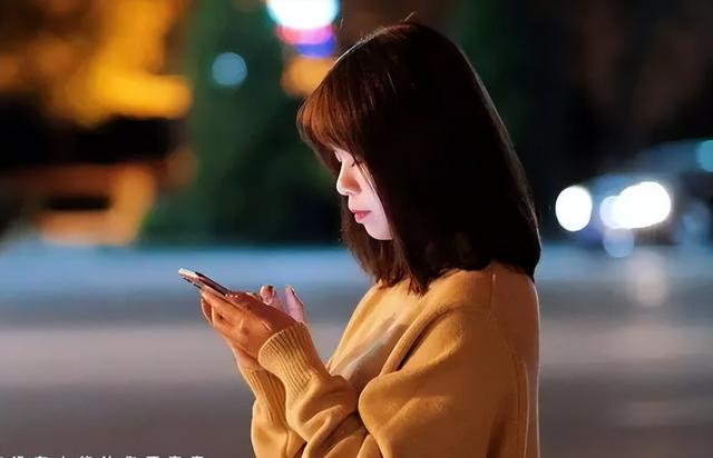 有这些表现的人，其实是在偷偷喜欢你，别错过了