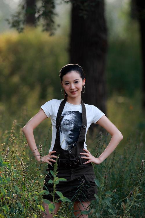 王馨可清丽脱俗的外貌和灵气十足的表演风格受到观众的喜爱