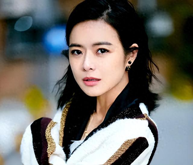 主持人陈辰：嫁给小2岁歌手余笛，41岁为夫生子，结婚13年过得如何