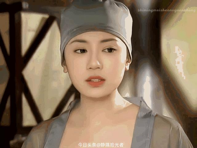 贾静雯绝美图集：49岁冻龄女神性感爆棚，这身材谁顶得住？