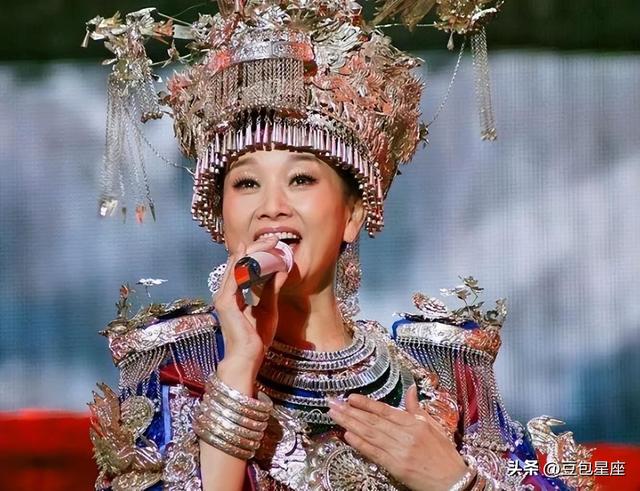 宋祖英丈夫罗浩,身居高位默默无闻,甘愿做她背后的支持