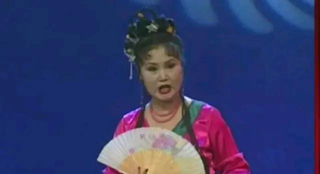 二人转传奇郑淑云：舞台璀璨与生活神秘