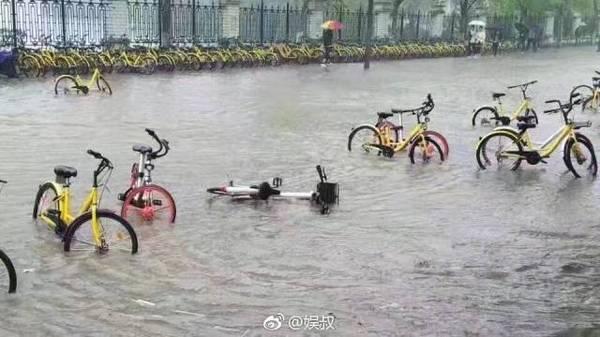 “雨神”萧敬腾的降雨概率有多大？看他最近指天求雨就知道了