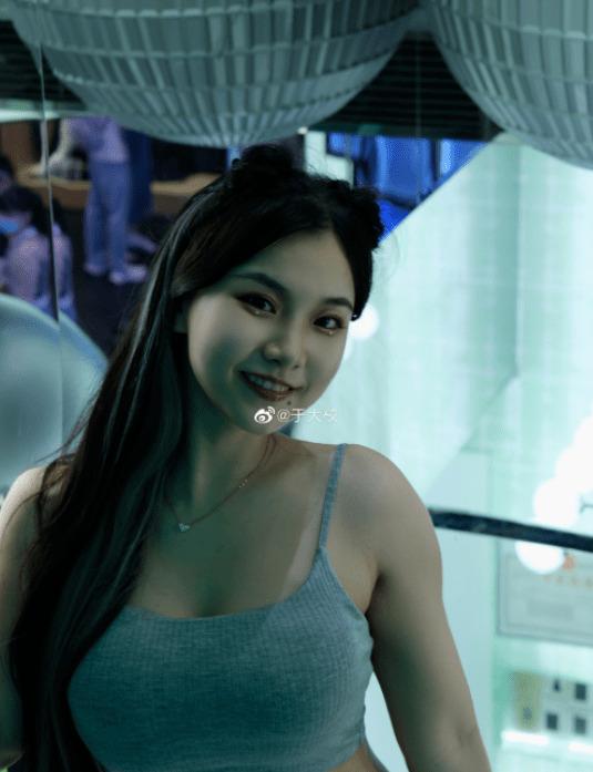 国产“比基尼冠军小姐”晒身材，网友直呼：驾驭不了…