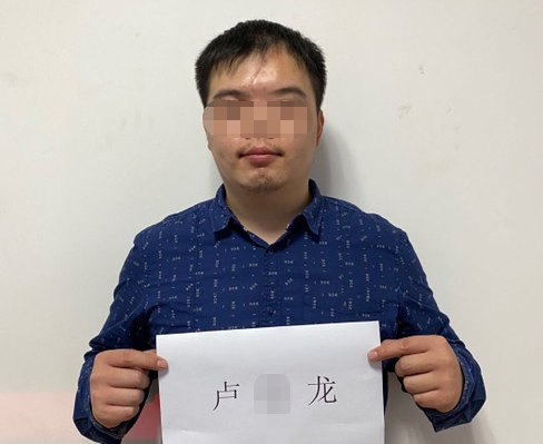 单手飙车时速超250公里，被全网通缉的宝马男，判了