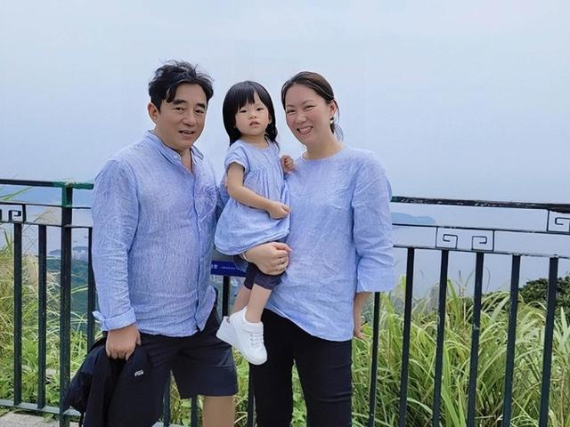 胖到不见脖！香港歌手吕方多次减肥失败，娶富婆妻子老来得女