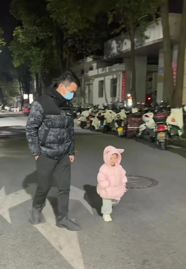 三剑客的油厂即将营业，小曾哥并没有放弃菲利丝及其团队