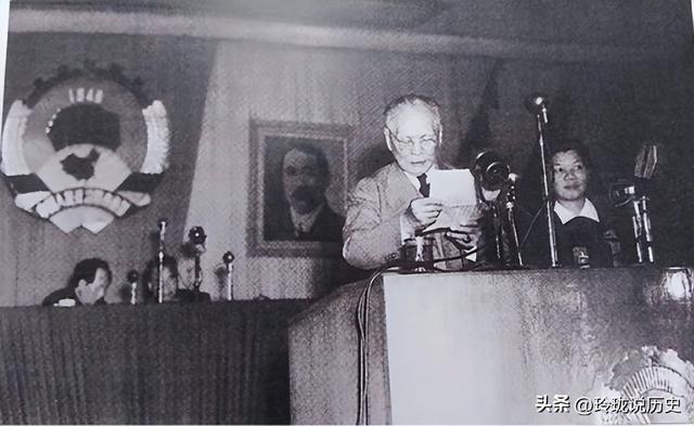 1949年开国大典,“洪门大佬”为何能登楼观礼?周总理为他主持葬礼