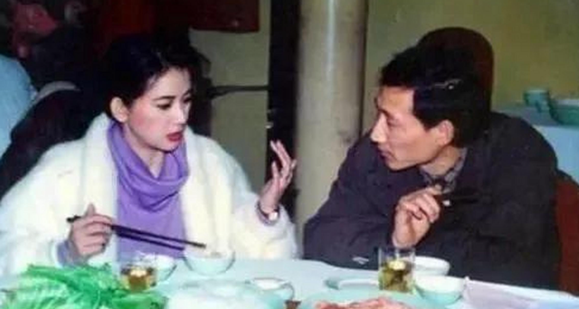 “霸王花”胡慧中:黑帮老大为她金盆洗手,现任老公入狱不离不弃