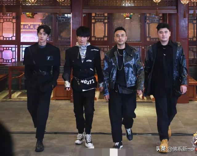 妈呀!内娱又出男“腰精”，将周翊然和王一博放一起差距一目了然