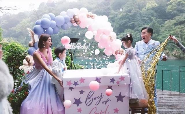 台湾艺人刘伊心:靠着“作”出圈,却把握热度达到自己人生目标